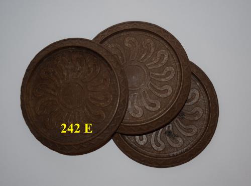 242 E